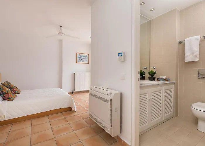 Piedra - Seafront Villa Barbati