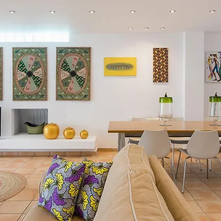 Piedra Del Mar Beachfront By Villa2be Barbati