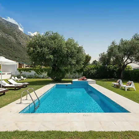 Piedra - Seafront Villa Barbati