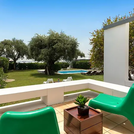 Piedra - Seafront Villa