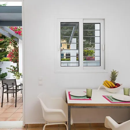 Piedra Del Mar Beachfront By Villa2be Βίλα *