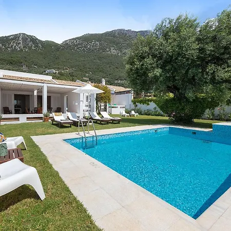 Piedra - Seafront Villa *